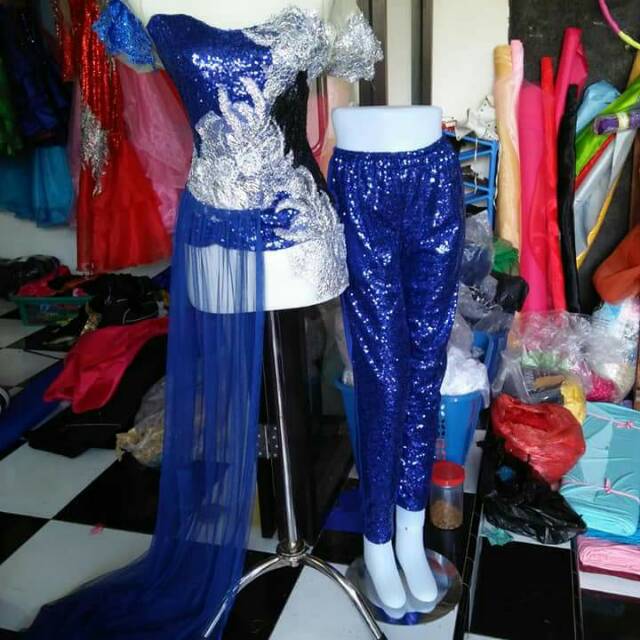 setelan baju penyanyi