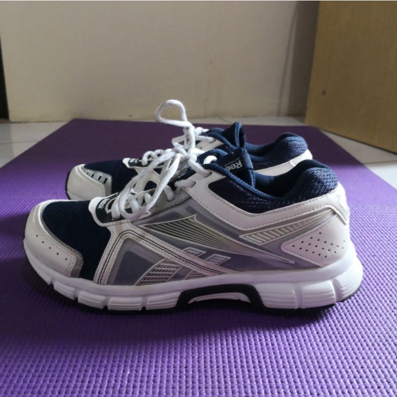 Thrift Prelove Sepatu Running Sepatus Lari Laki Laki Sepatu casual Laki laki