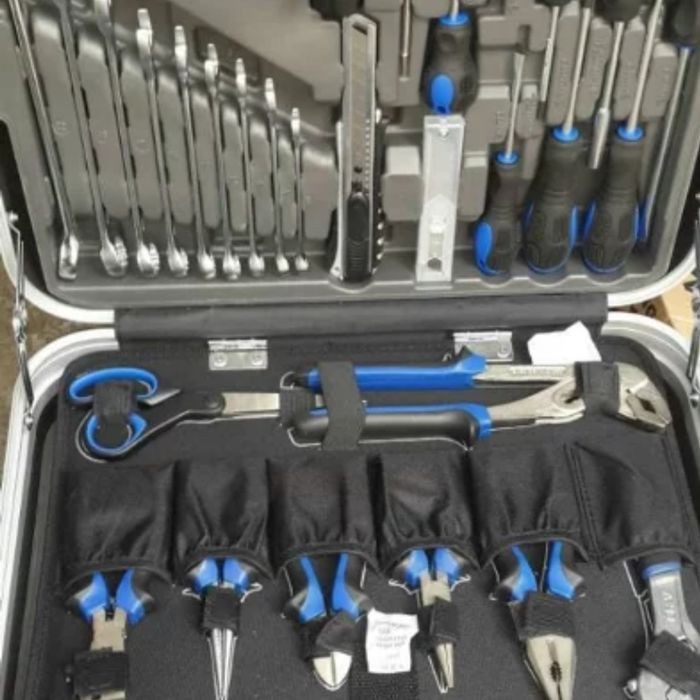 IOP |Tool set 132 Pcs With ABS Trolley Box merk sands
