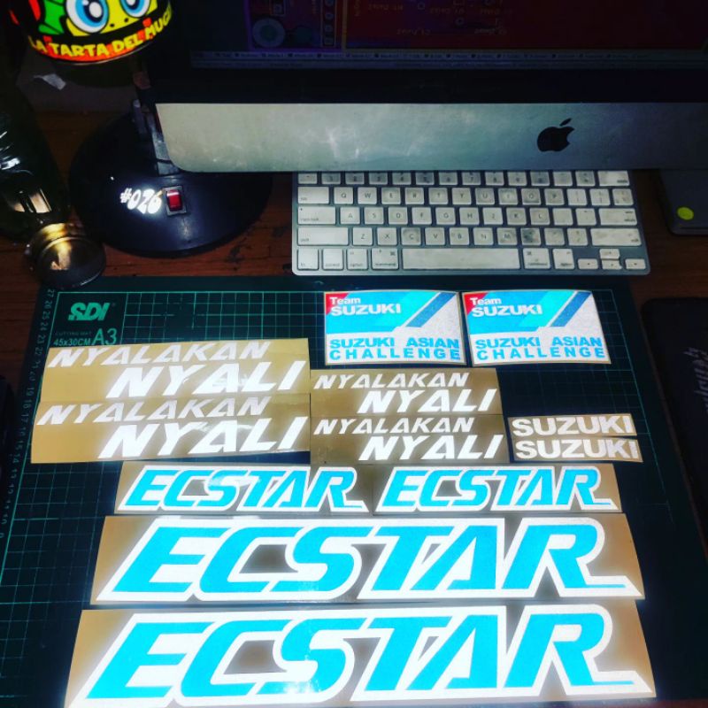 Sticker Cutting 1 Set Suzuki Ecstar