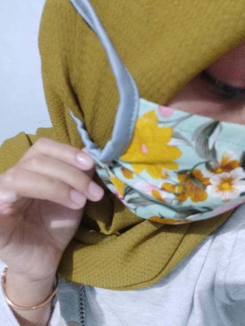 MASKER KAIN 2 LAPIS MOTIF RANDOM