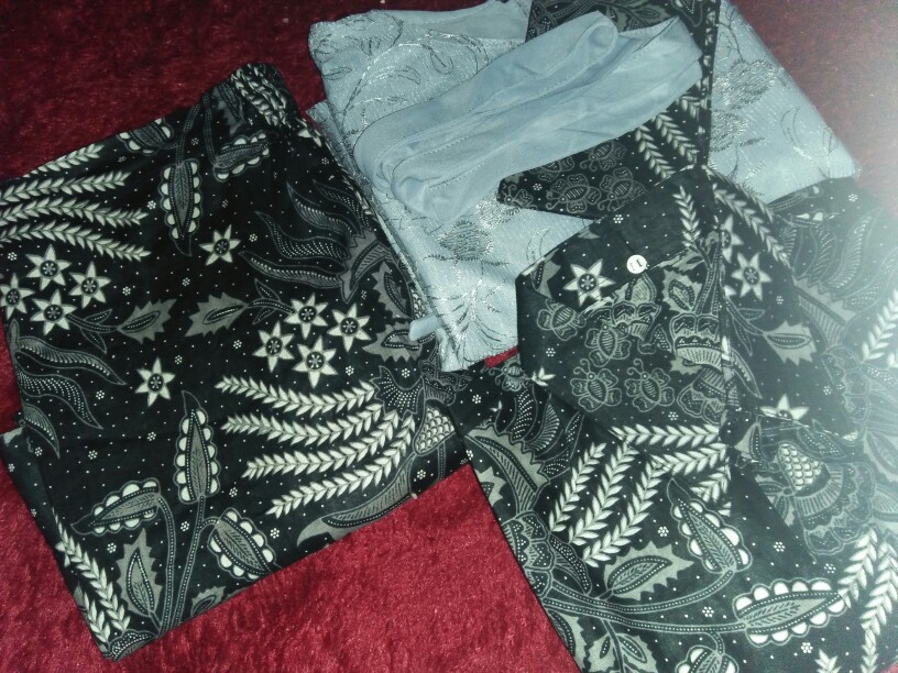 Lumbung Batik | Batik Couple Bruklat Tille Azura Mini Blouse Silver Free Selendang