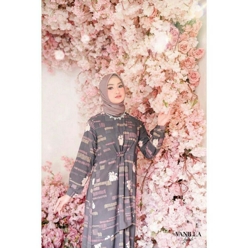 LOTUS DRESS VANILLA HIJAB