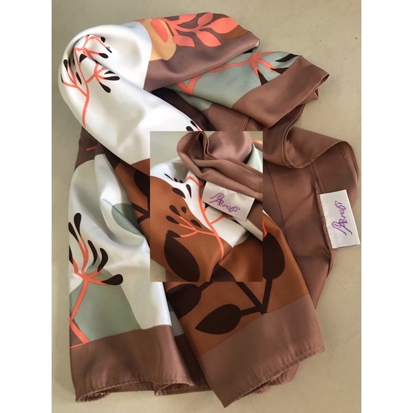 Arrafi Hijab Segi Empat