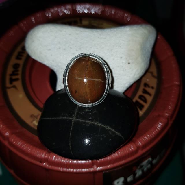 Batu Tapak Jalak Bkl 2 bader asem
Uk 20 x 16 x 11
Batu Tali Warna badar perak
Batu natural