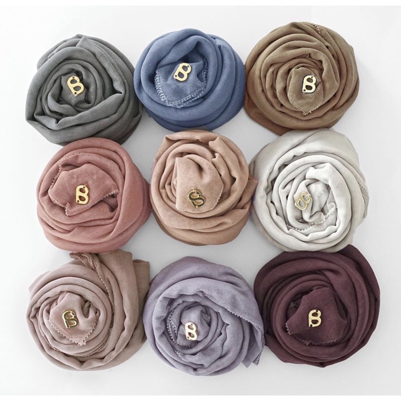Buttonscarves NALA Square