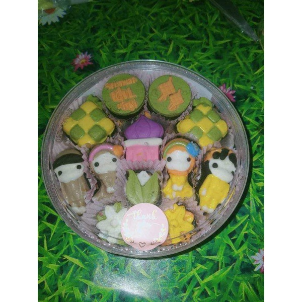 

coklat karakter lebaran