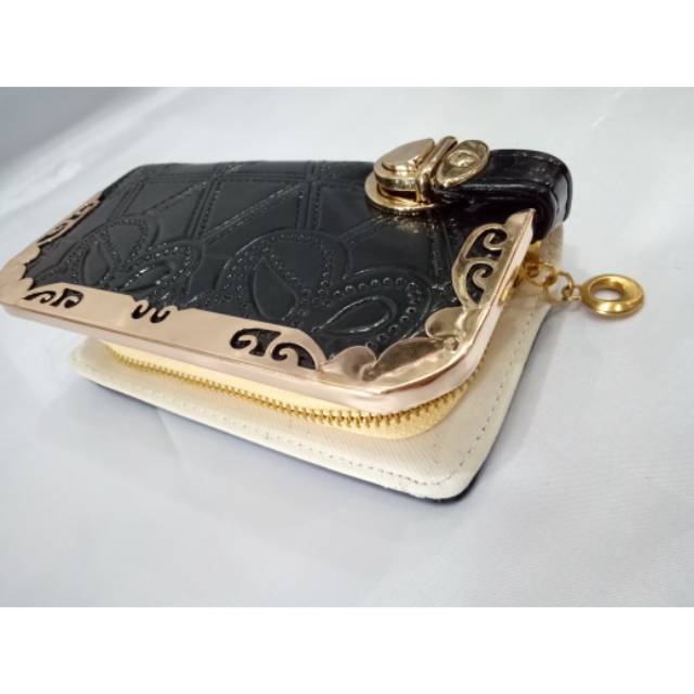 Dompet hitam