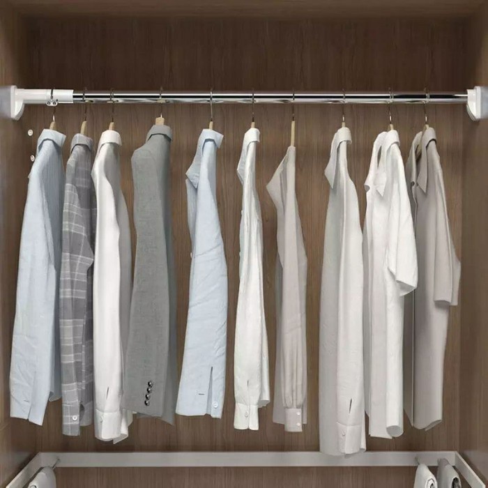 Stable telescopic clothes rail