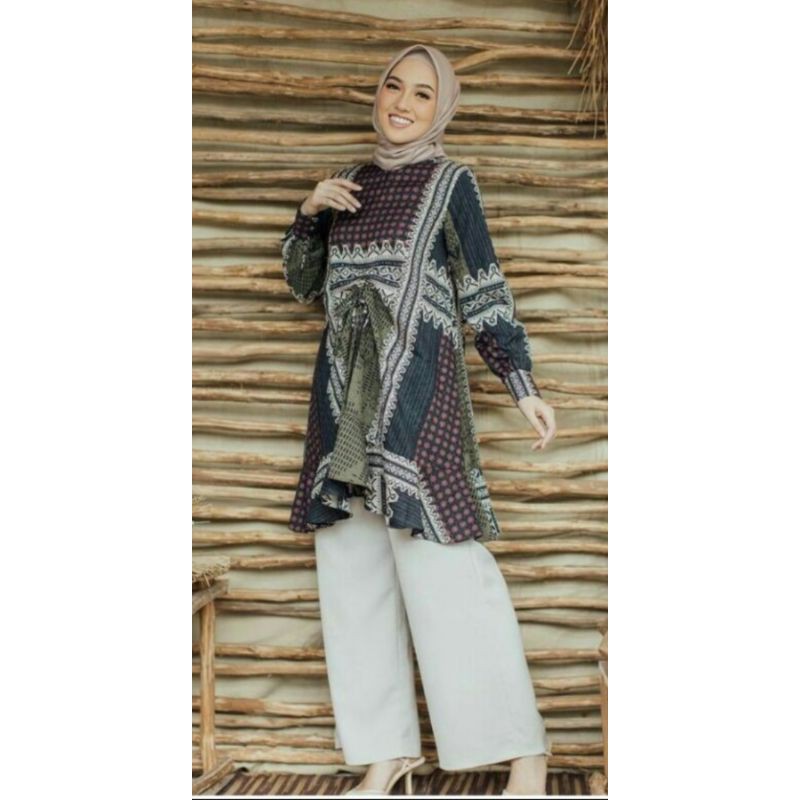 Rona Tunik Turtle wearing klamby size M