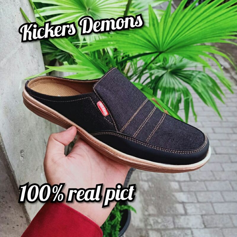 Sendal selop kickres santai terbaru sk 002 hitam hitam