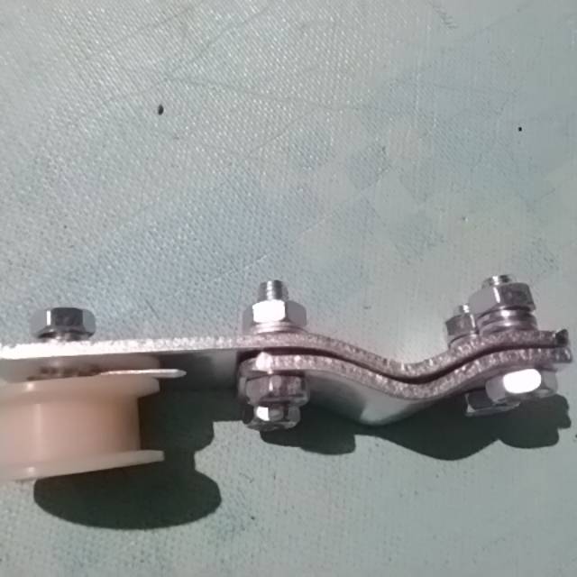 Tensioner mesin sepeda