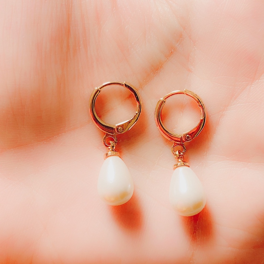 Anting Wanita Mutiara Putih Oval Gold