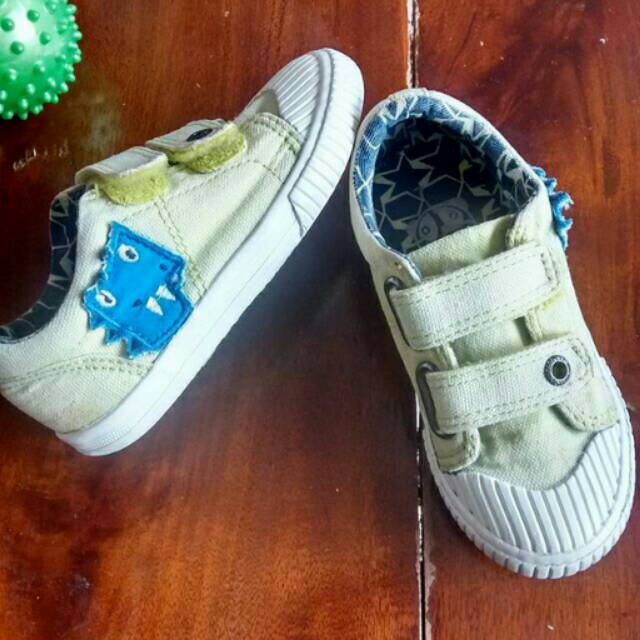 Preloved sepatu next dude