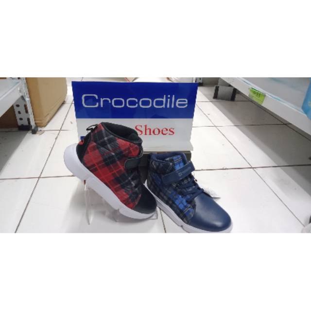 Sepatu sekolah crocodile