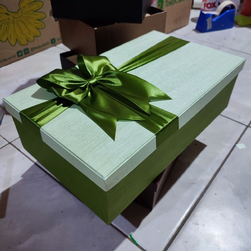 GIFT BOX KOTAK HADIAH HIJAU MINT MIX CERES GREEN PITA ARMY