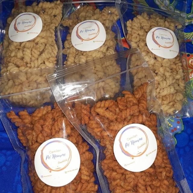 

Makaroni Ulir 125gr Cemilan Snack Kiloan Murah Enak Asin Pedas