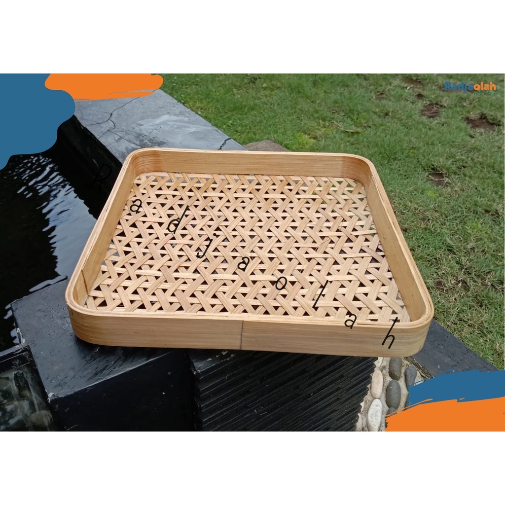 Cireung kotak/tempat sajian/alas makanan anyaman bambu