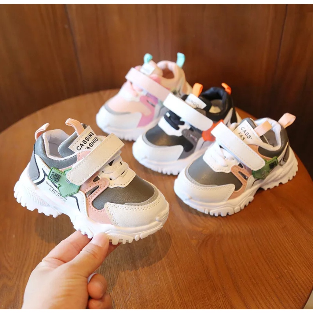 Sepatu Sneakers Anak Import