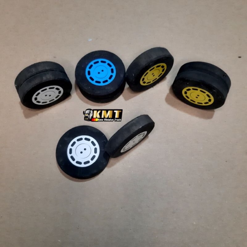 Roda Ban Miniatur Truk Oleng