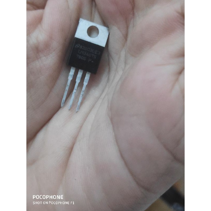 LM7805 IC Stabilizer IC Step down 5V 1A IC stabiliser penstabil tegangan