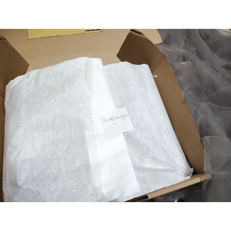 HAMPERS BOX KERUDUNG + BOUQUET BUNGA