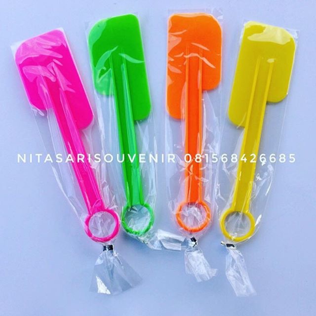 

Solet plastik warna-warni
