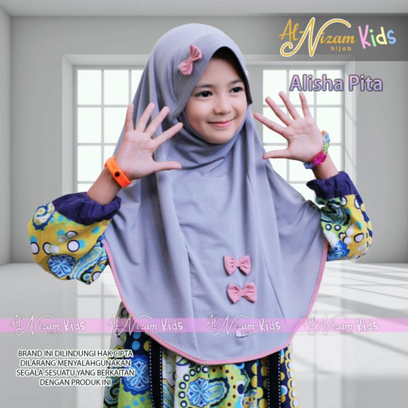 hijab anak Alisha Pita
