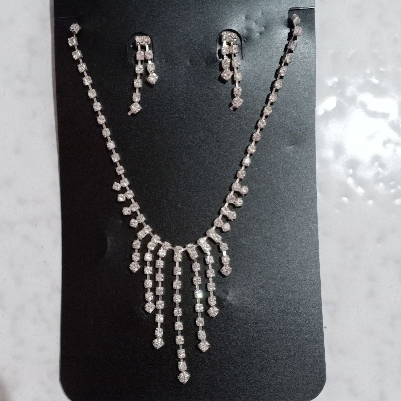 Set Perhiasan Pesta Kalung Pesta Anting Pesta Permata zirconia