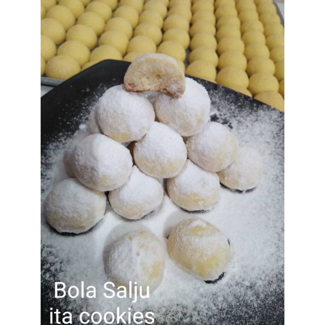 

Bola Salju (Snow Ball)