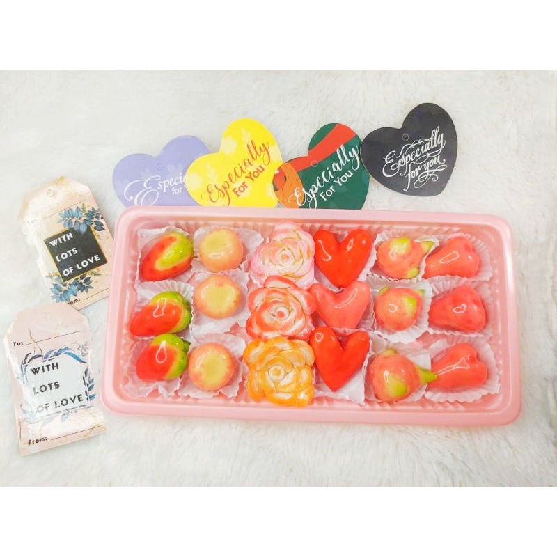 Kue Lukchup Hampers Pink Kue Hampers Gift Love Kue Buah Mini Thailand Kue Mawar