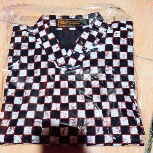 Batik Solo Eksklusif Bahan Sanforis Lengan Pendek Lapis Furing Gunungan Putih Sogan Original Alethea