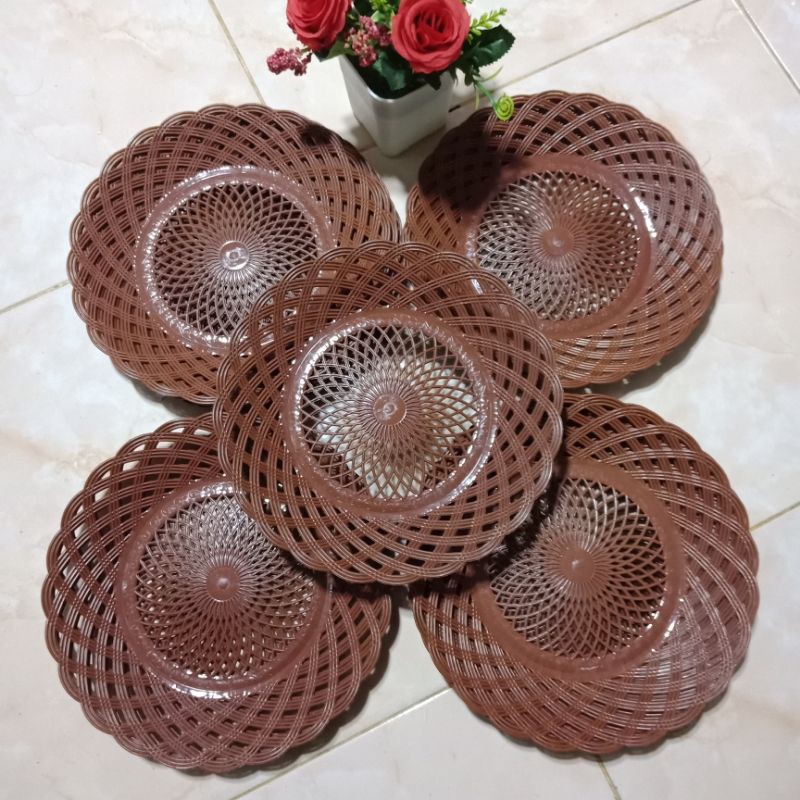 12 pcs Piring Rotan Plastik Diameter 24 cm piring rotan bahan plastik (BISA COD)