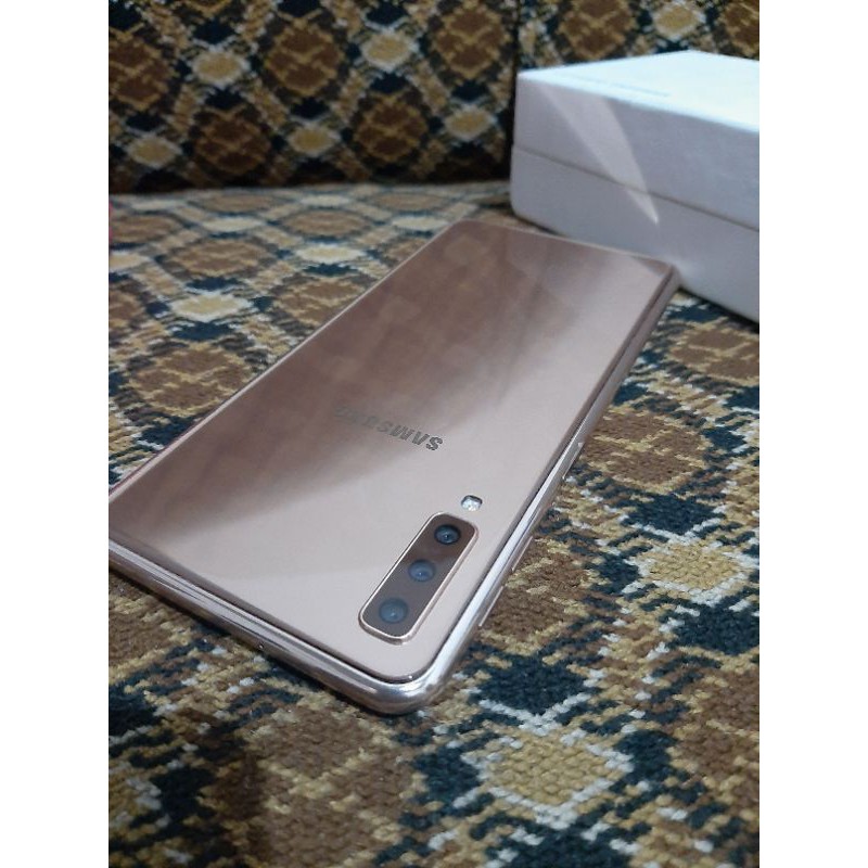 Samsung A7 4/64