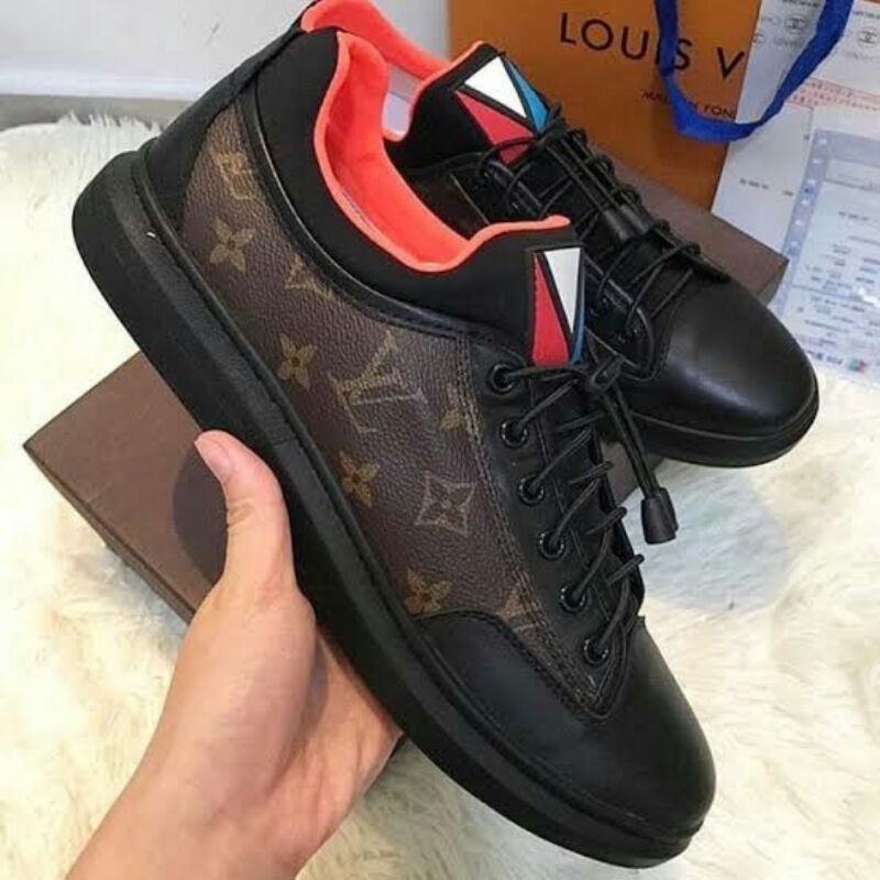 Sepatu Pria LV
