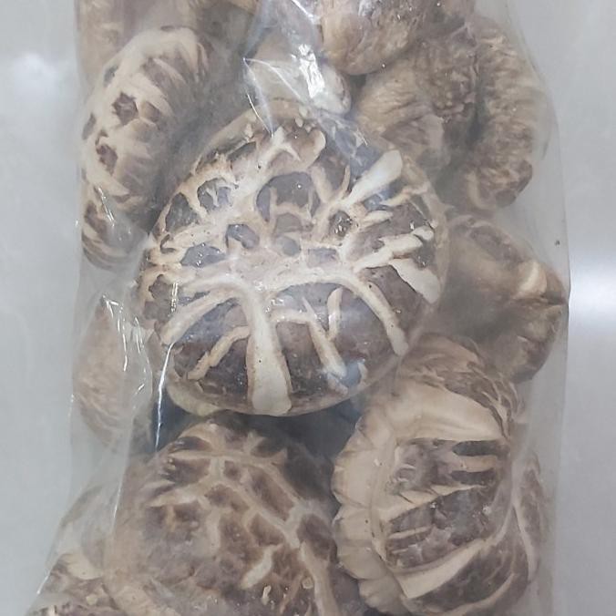 

TERMURAH Jamur Shitake Kering 250gr Size Super Jumbo - Jamur Hyoko - Hioko Kode 1194