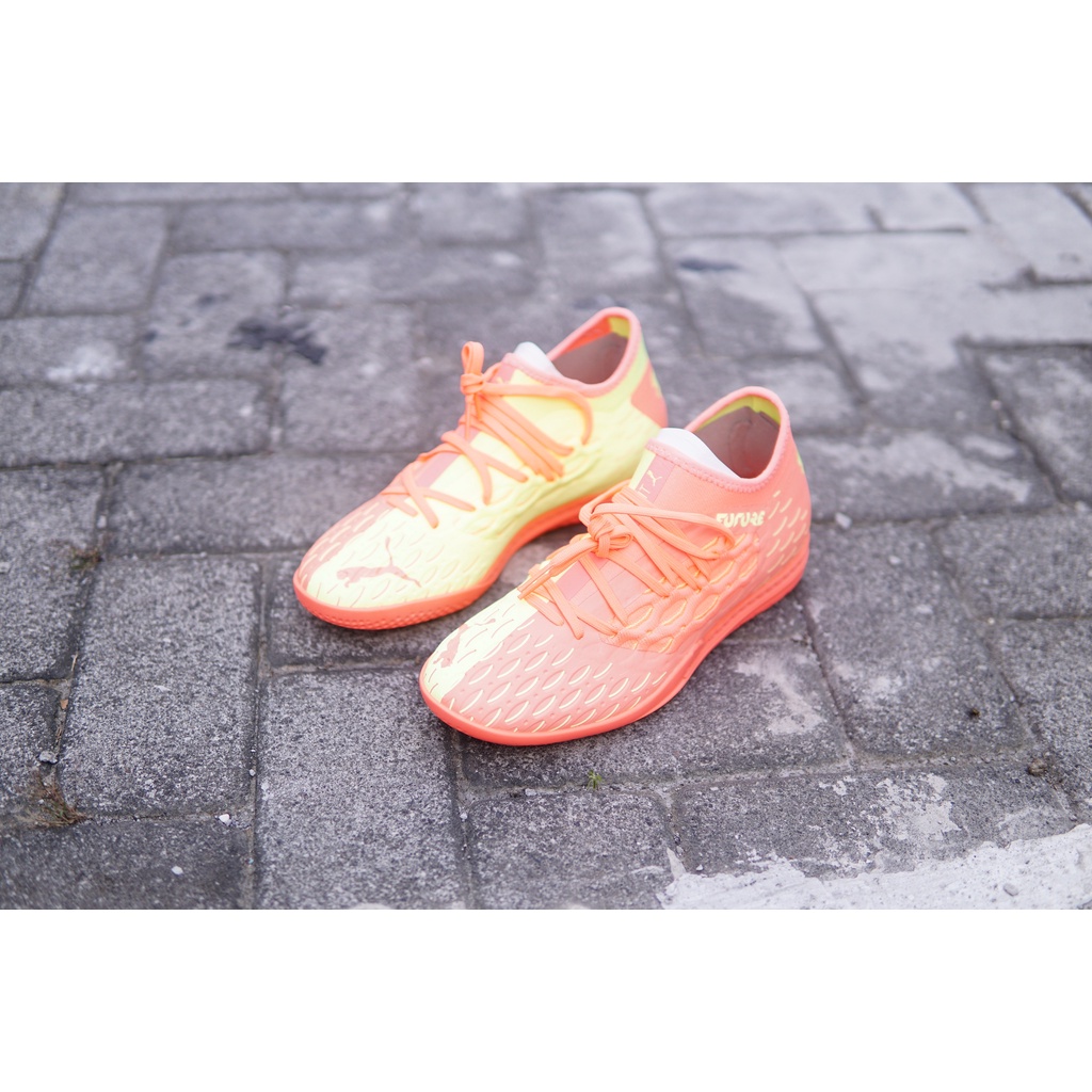 Sepatu Futsal Puma Future 5.4 OSG IT - Peach  Original