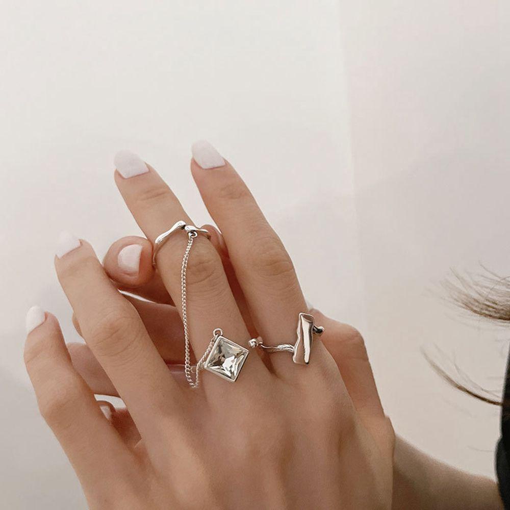 Mxbeauty Opening Adjustable Ring Keren Sederhana Rumbai Rantai Sambung Jari Hip-hop Belah Ketupat Gaya Punk Cincin Jari Perempuan