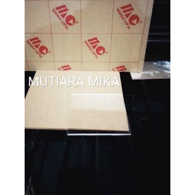 

➣ Acrylic /akrilik lembaran 5mm /akrilik bening Ukuran A4/mika bening/clear (21x30cm) ➽