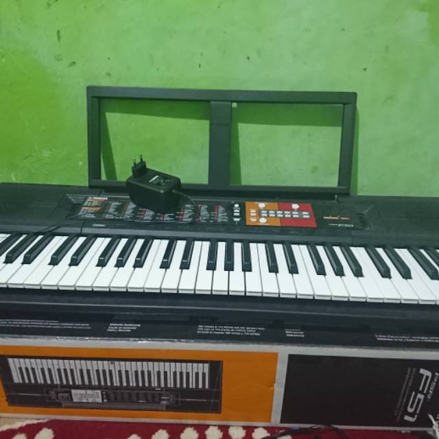 Keyboard/piano yamaha psr f51 harga murah second atau bekas