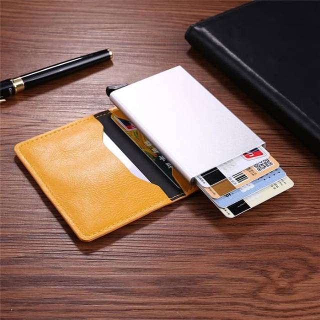 Kartu Anti RFID Bahan Kulit dengan Holder Aluminium - KB-005