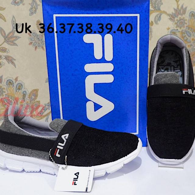 Fila sepatu cewek slip on