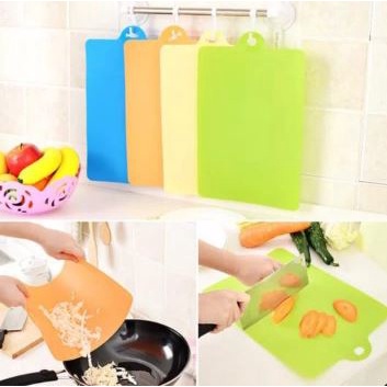 Talenan Plastik / Tatakan Potong Sayuran / Cutting Board / Buah / Daging Elastis / Lentur / Flexible [JY]