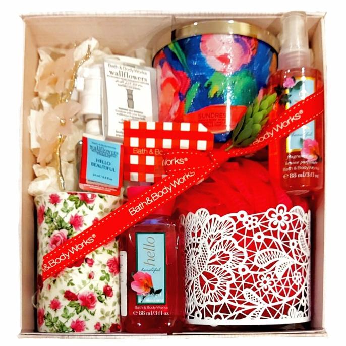 

CHRISTMAS NEW YEAR BBW GIFT SET HAMPERS PAKET NATAL TAHUN BARU 11/50 DF161DSD