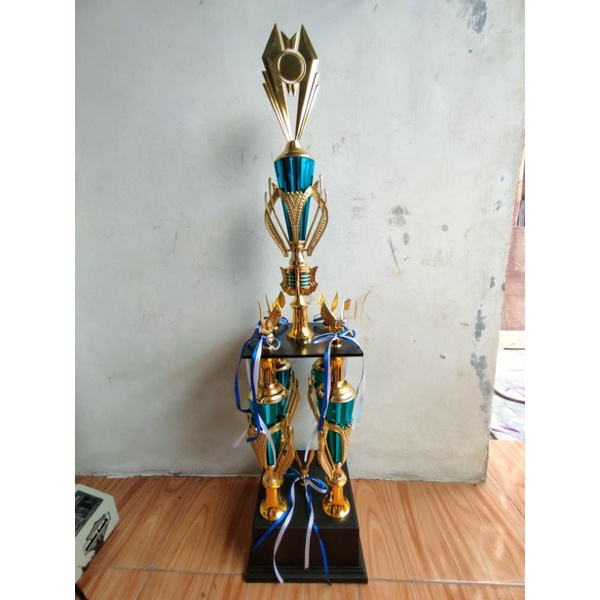 Jual Piala Kaki Trophy Kaki Empat Murah Pengiriman Dari Lampung Shopee Indonesia