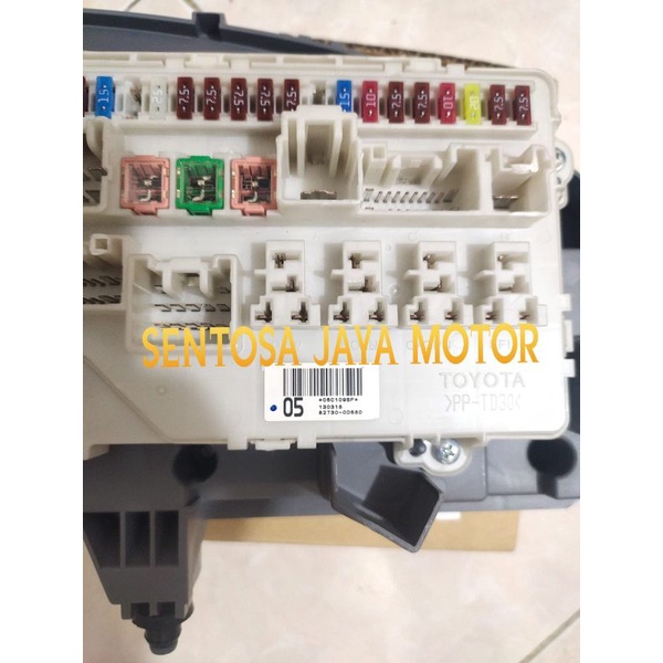 Fuse Box Sekring Junction Block Assy Camry 2002-2006 Matic 82730-33270