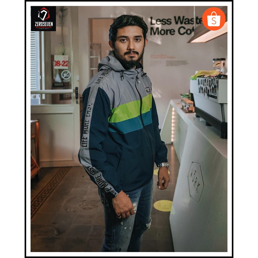 JAKET JAKET PARASUT JAKET PRIA JAKET COWOK JAKET DISTRO JAKET ANTI AIR JAKET PARASUT PRIA