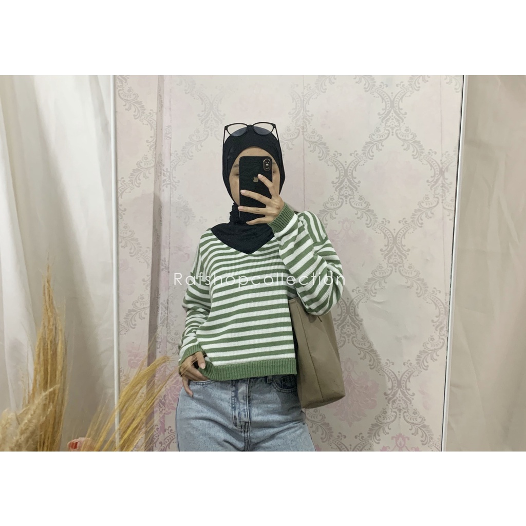 OUTWEAR SWEATER CROP RAJUT MOTIF GARIS