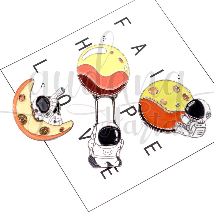 Pin Moon Astronaut Pin Motif Bulan Bintang Angkasa Bros Tas GH 208820