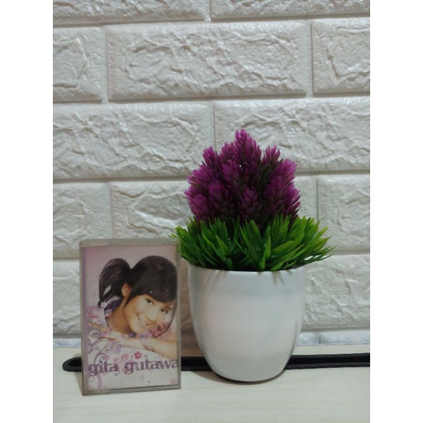 Kaset Gita Gutawa